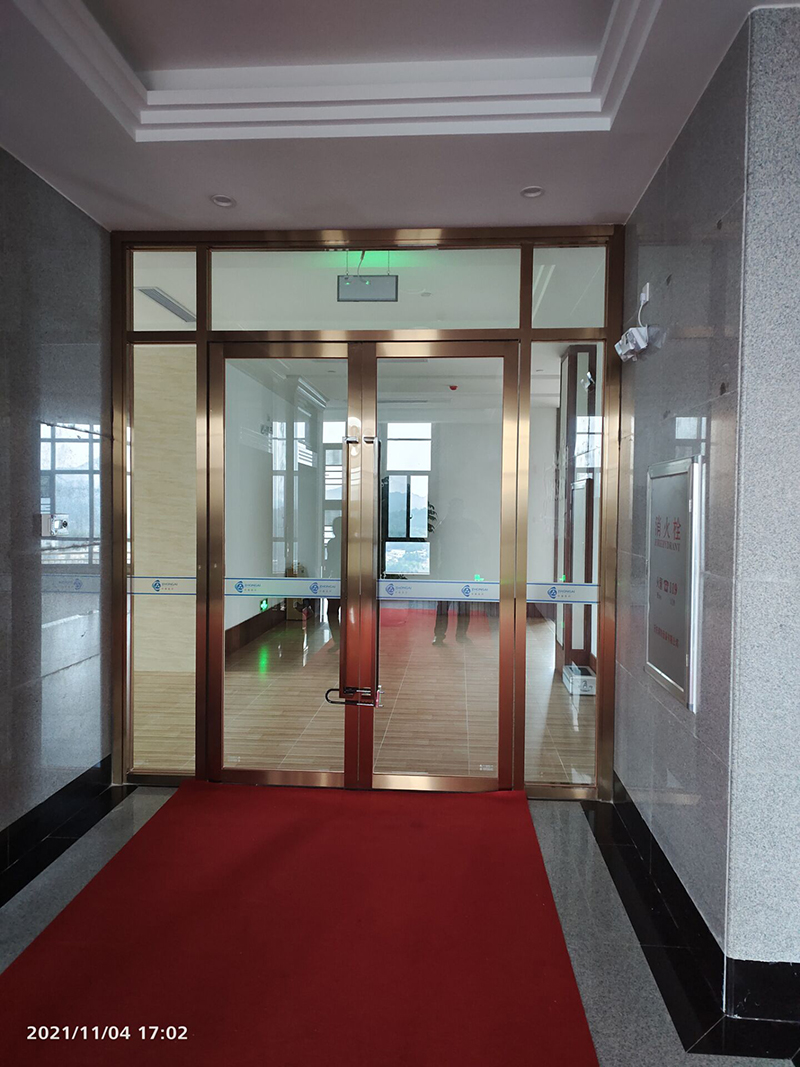 不銹鋼玻璃門(mén)